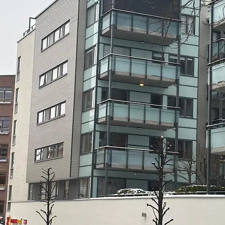 Apartment Modern Newly Renovated Centrally Located